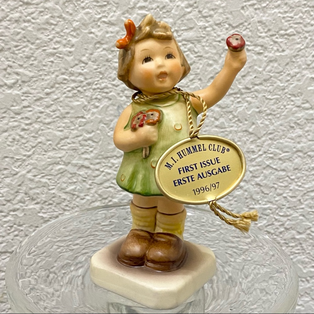 Vintage 1996/1997 Goebel Hummel Forever Yours First Issue Figurine TMK7